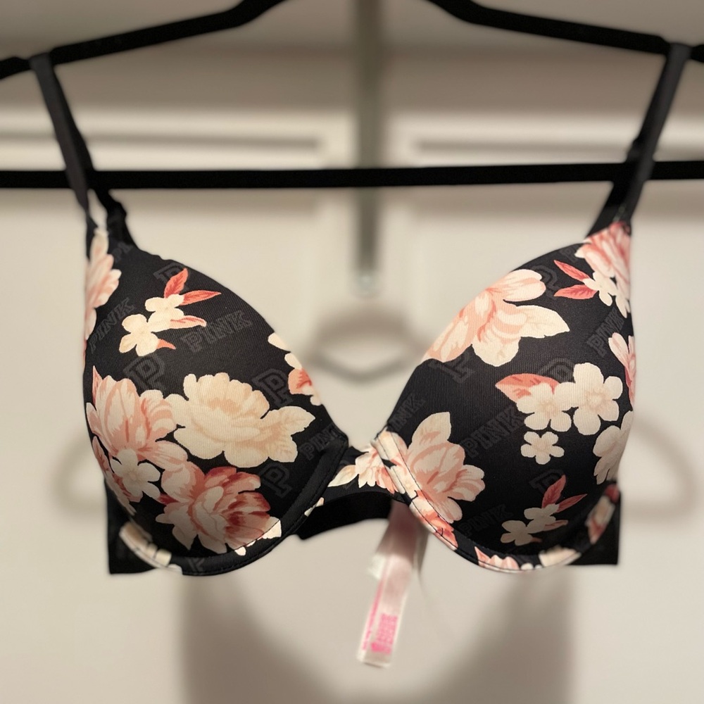 VS PINK Wear Everywhere Bra